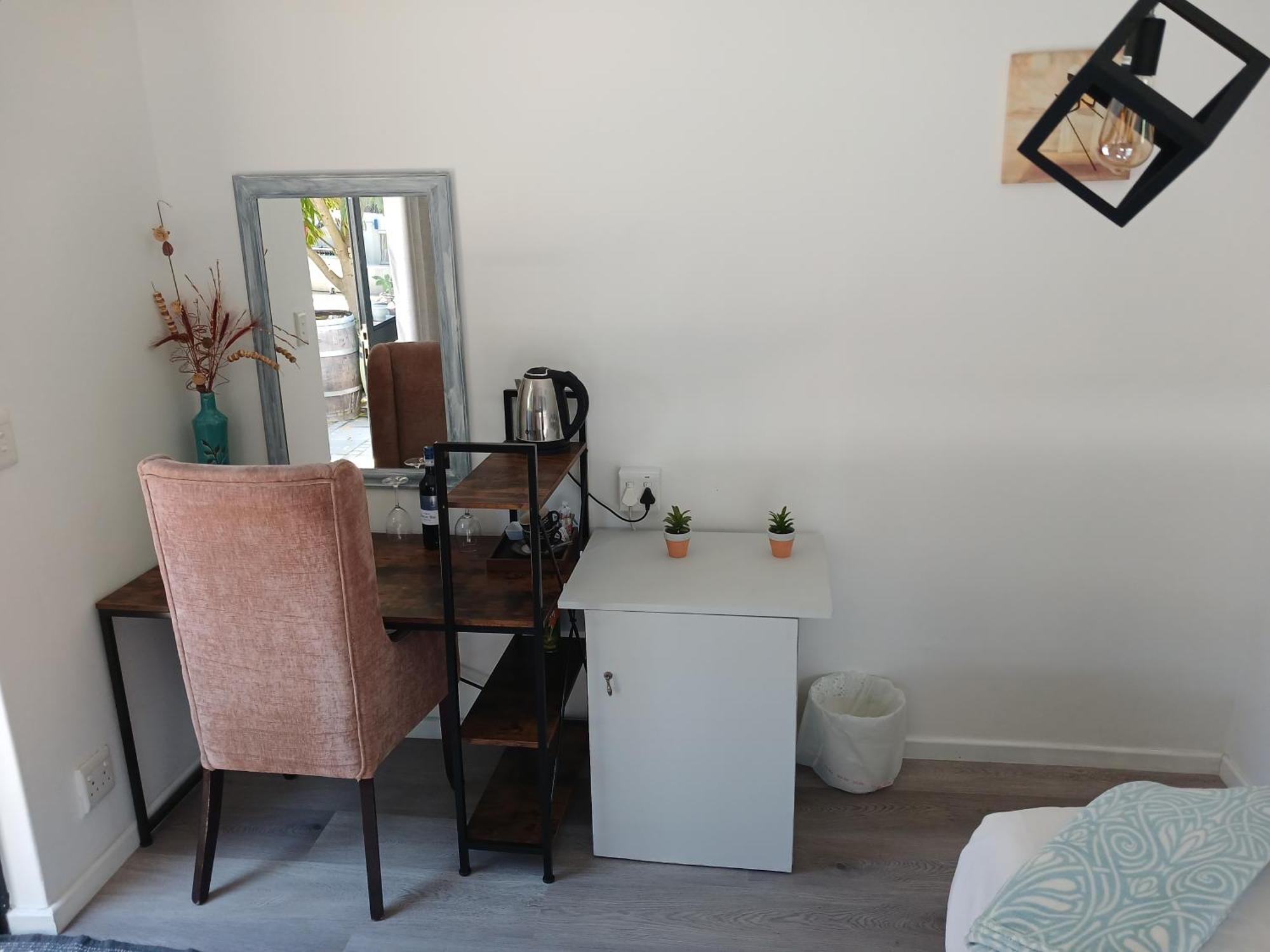 Ons Stee Bed And Breakfast Уелингтън Екстериор снимка