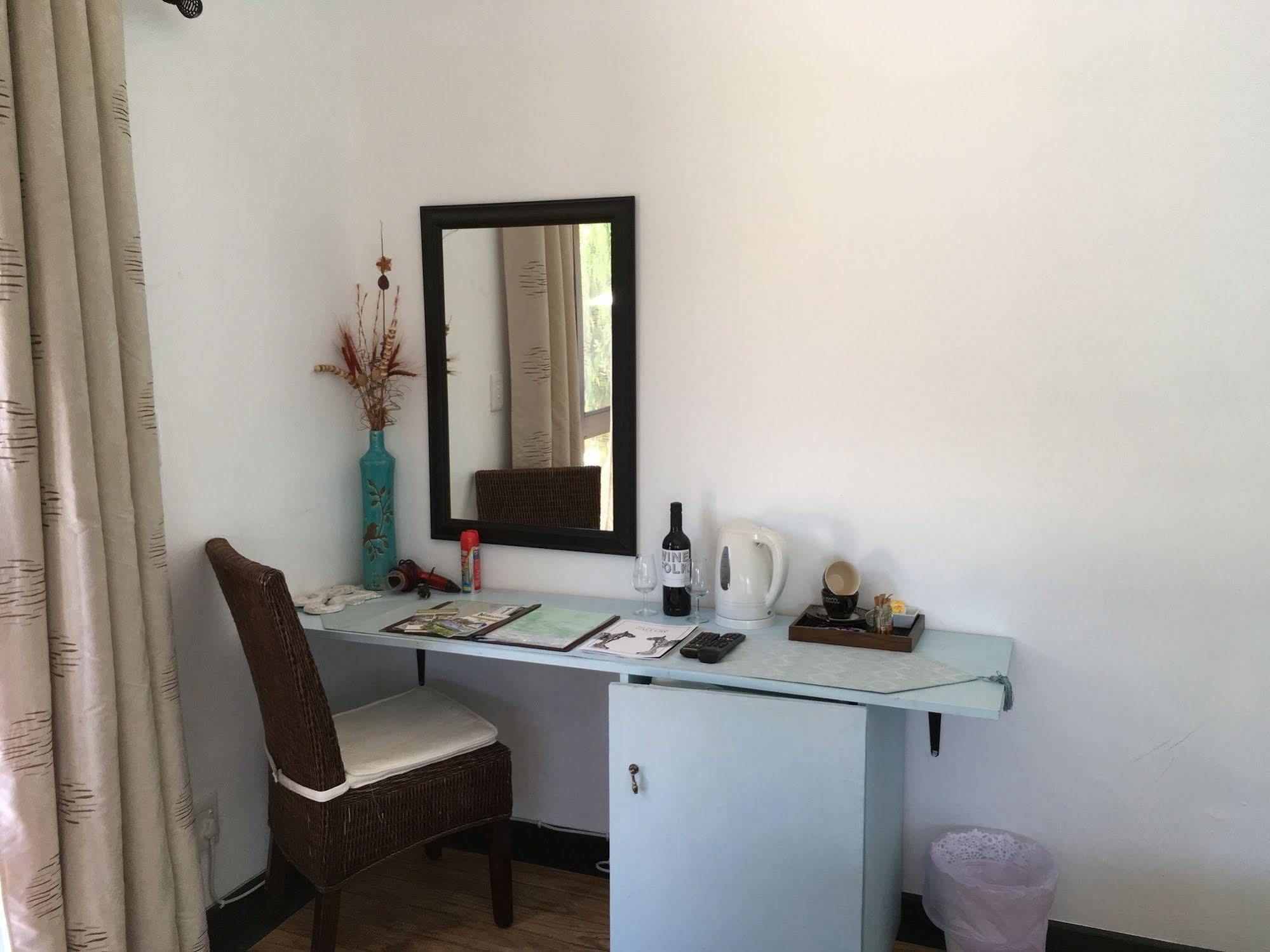 Ons Stee Bed And Breakfast Уелингтън Екстериор снимка